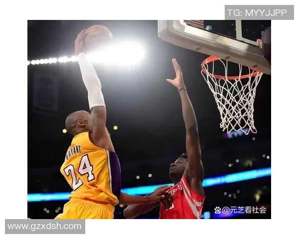 张康与贾旭明的足球之路：从青训到职业赛场的成长与挑战